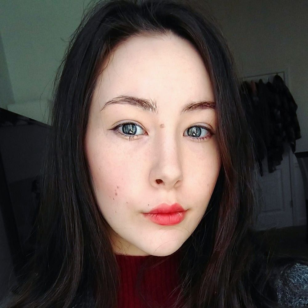 Meet your Posher, Adrienne